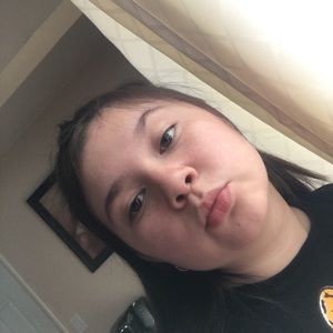 Meet your Posher, Valeria